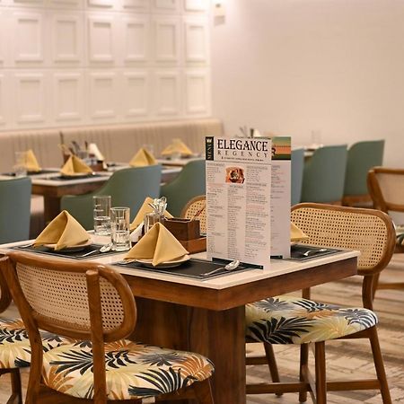Elegance Regency Hotell Khanna  Exteriör bild