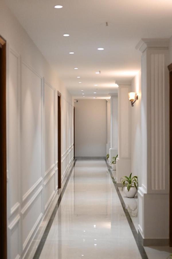 Elegance Regency Hotell Khanna  Exteriör bild
